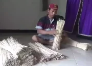 Permintaan Meningkat Jelang Idul Adha, Perajin Tusuk Satai Panen Cuan
